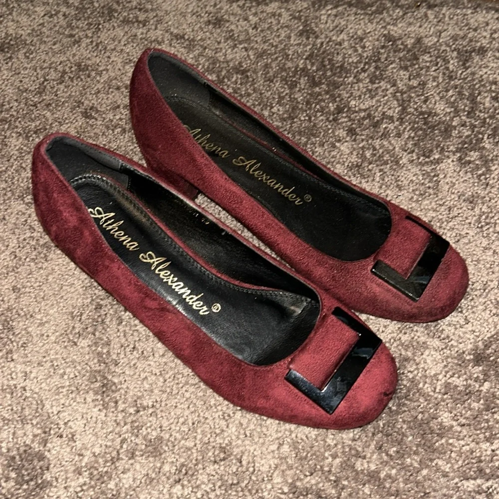 Athena Alexander Kapri size 8.5 Slip On Pump w/Buckle Detail 2